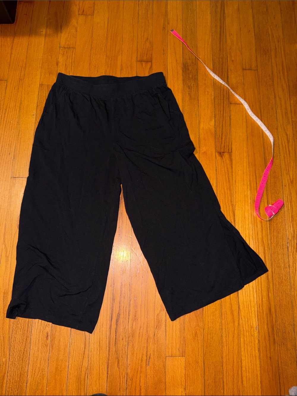 Women’s Black Wide-Leg Knit Culotte Bottoms size medium yoga, exercise, beach